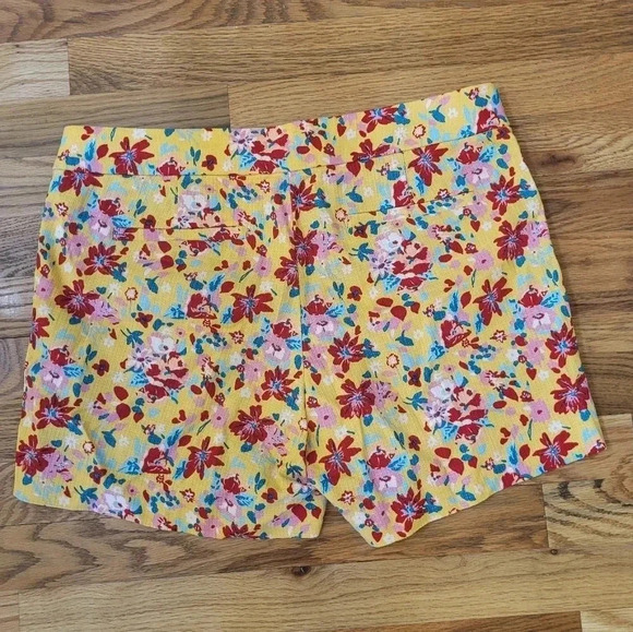 J.Crew 5" Basketweave Yellow Ditsy Multicolored Floral Cotton Shorts(6) - Picture 3 of 7